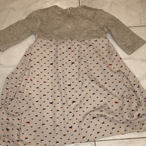 Canadian dress - Picture 2 of 4